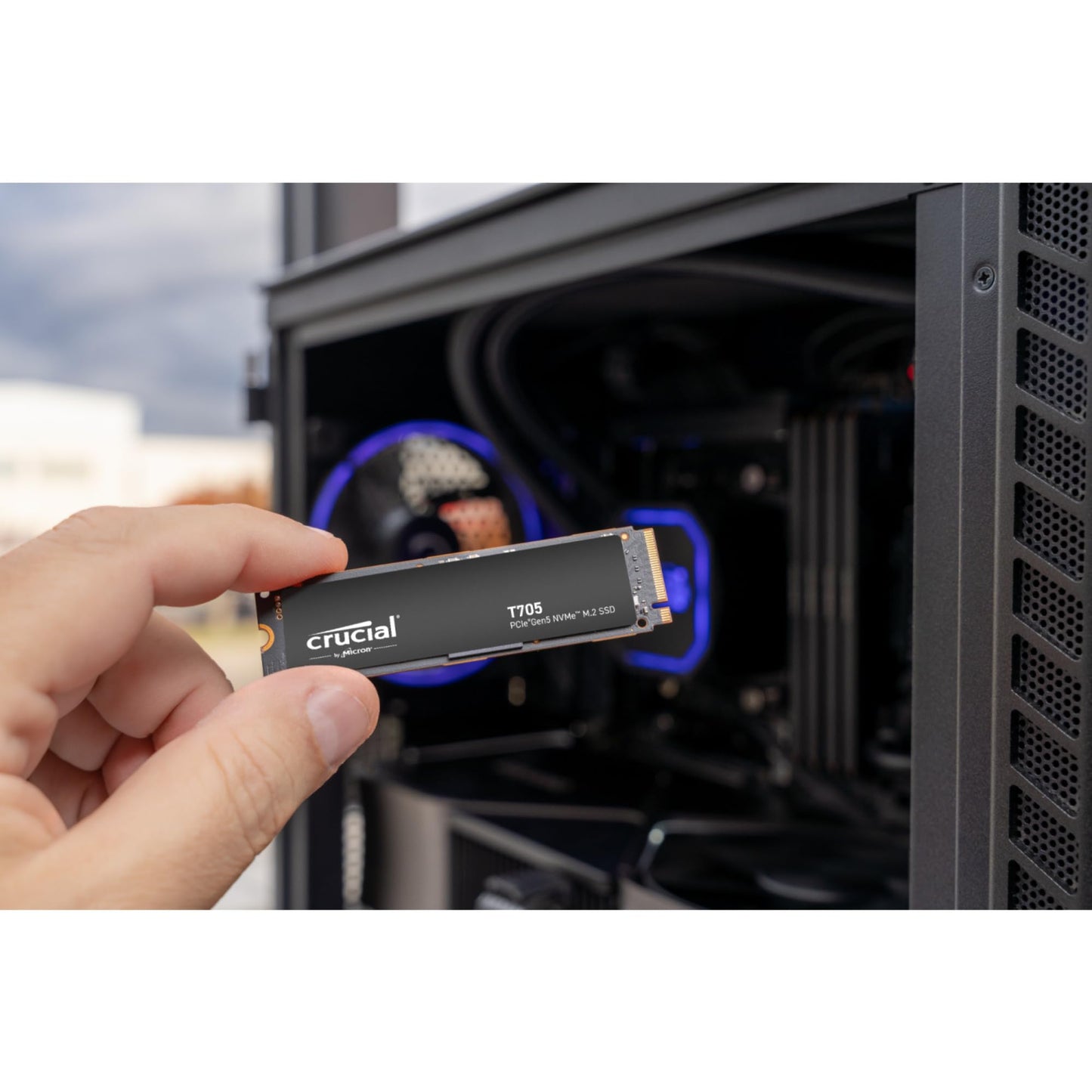 Crucial T705 2TB PCIe Gen5 NVMe M.2 SSD - hasta 14.500 MB/s - Listo para Juegos - Unidad Interna de Estado sólido (PC) - +1mo Adobe CC - CT2000T705SSD3
