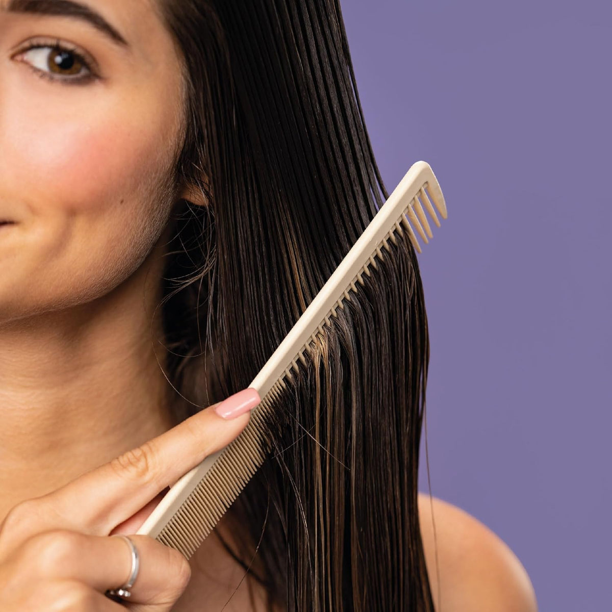 MONAT IR Clinical Thickening Conditioner – Acondicionador Vegano para Cabello Fino o con Menor Densidad con Romero y Menta – Fórmula Nutritiva y Voluminizadora para un Cabello con Apariencia de Mayor Grosor y Volumen