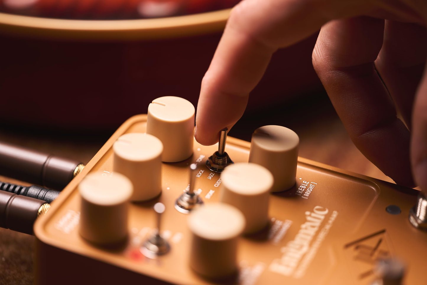 Pedal de Efectos Universal Audio Enigmatic 82