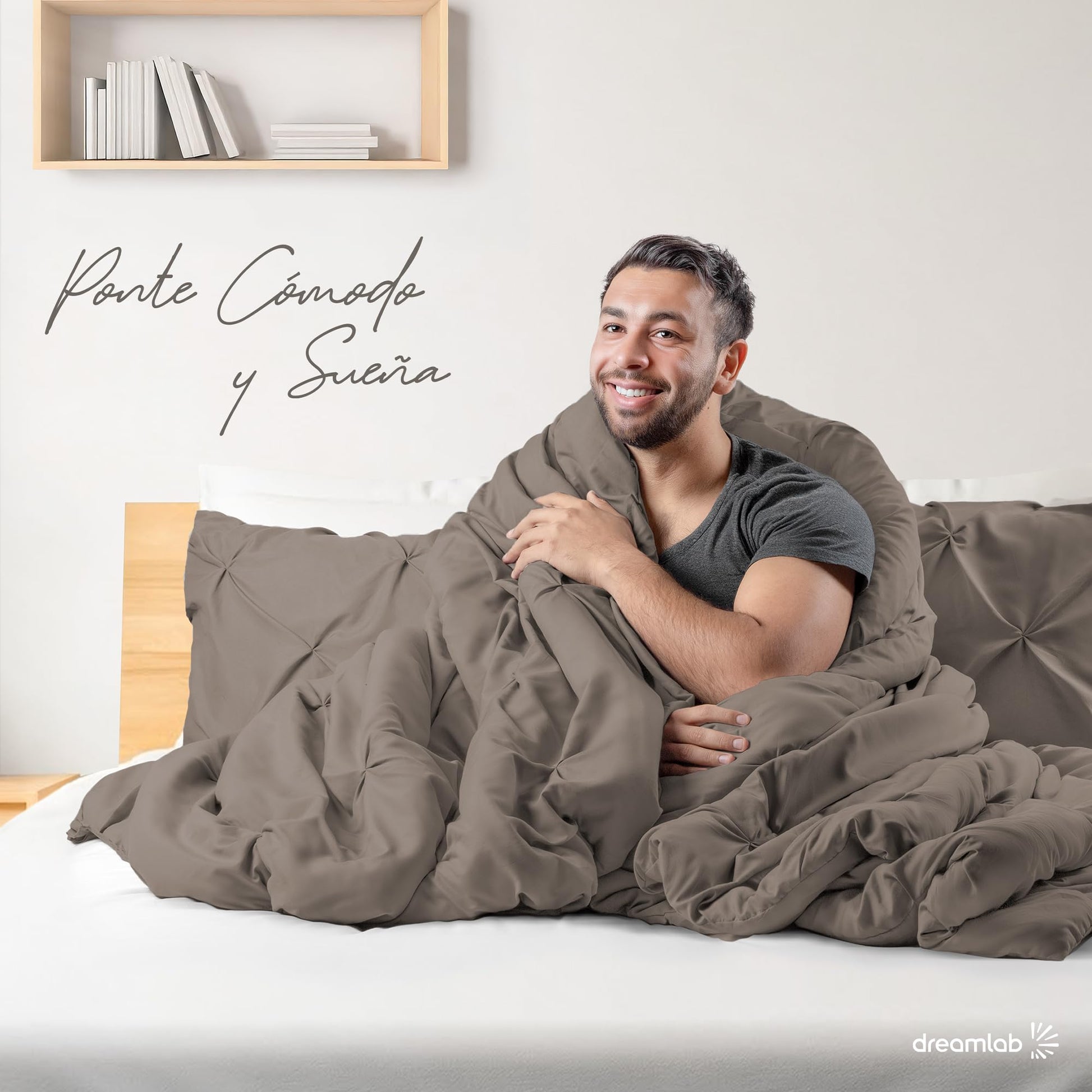 Dreamlab Juego Edredón Acolchado Reversible, Elegantes Pliegues, Ultra Suave, Hipoalergénico, Incluye 2 Fundas de Almohada, Ideal para Todo el Año. Set 3 Pzas, Tamaño Matrimonial 195x223cm, Arena