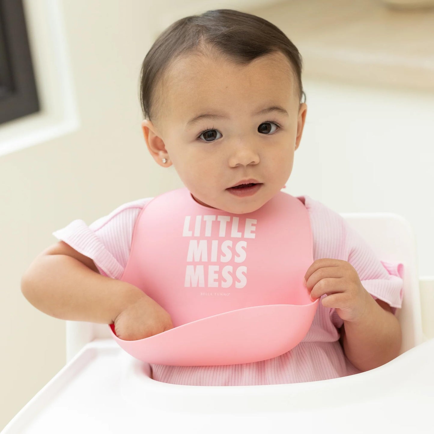 Bella Tunno - Babero de silicona impermeable con gran colector de alimentos, ajuste ajustable para bebés de 4 a 12 meses y niños pequeños de 1 a 3 años, niños y niñas, Little Miss Mess
