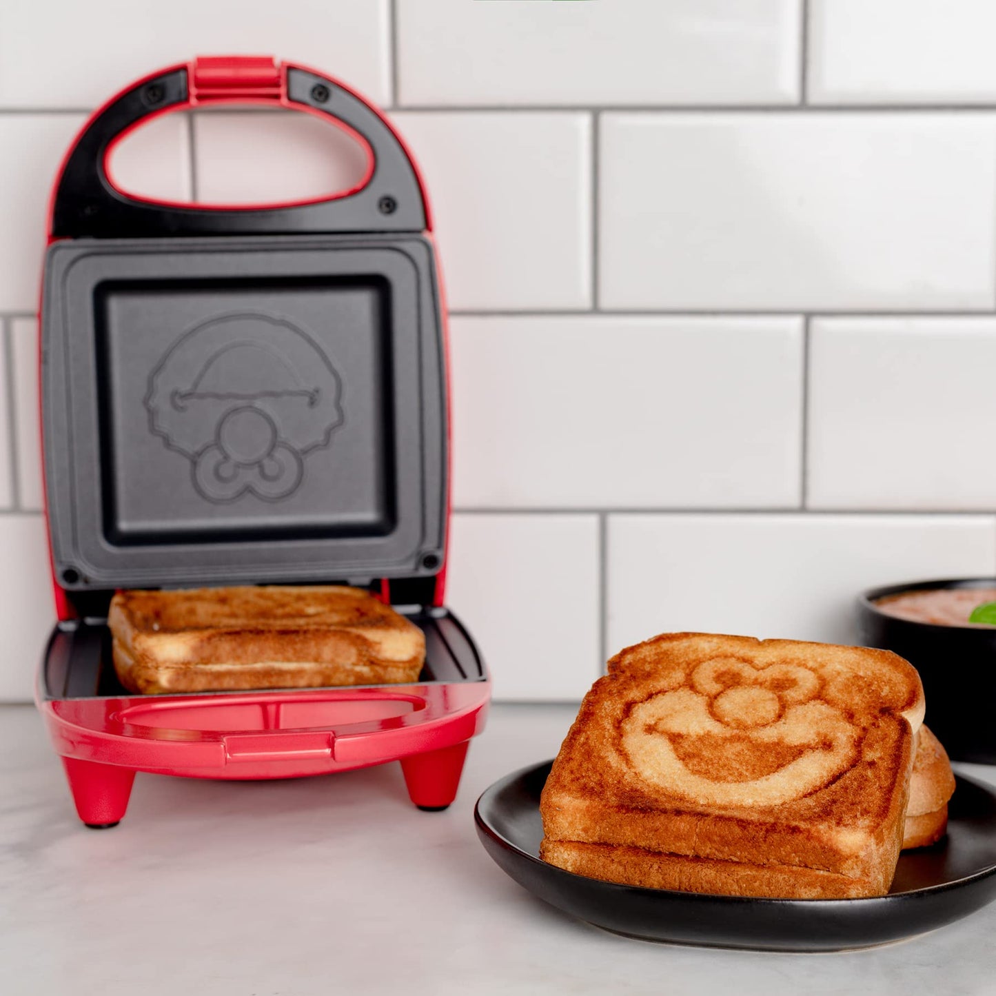 Sandwichera Individual Uncanny Brands Elmo Sesamo Aparato de Cocina
