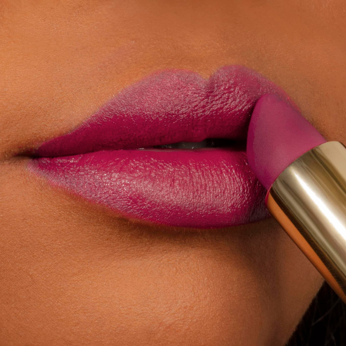 Milani, Labial en barra Mate, Color Fetish Lipstick Matte Flora (Blossom)