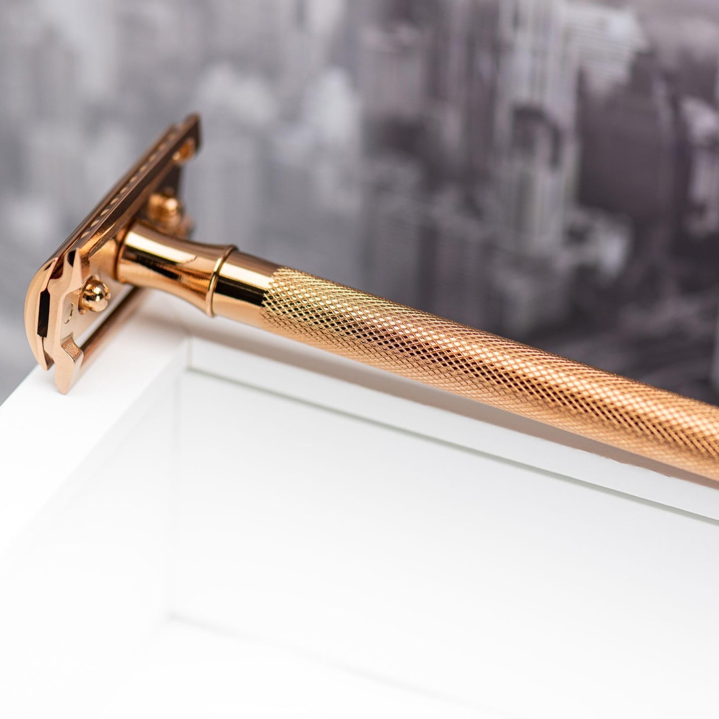 MERKUR Maquinilla de afeitar 24G para mujer con 10 cuchillas de afeitar premium, mango extralargo, maquinilla de afeitar de tres piezas, corte recto, oro rosa, fabricada en Alemania