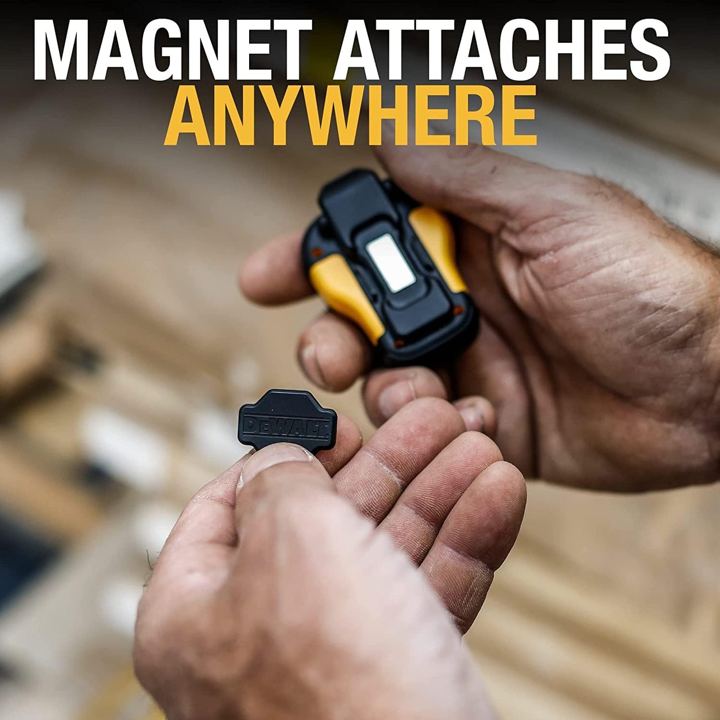 Dewalt - Altavoz Portátil Bluetooth - Altavoz inalámbrico Bluetooth con Clip magnético - Altavoz portátil Jobsite Pro Resistente al Agua - Micrófono Incorporado para música y Llamadas con Manos Libres