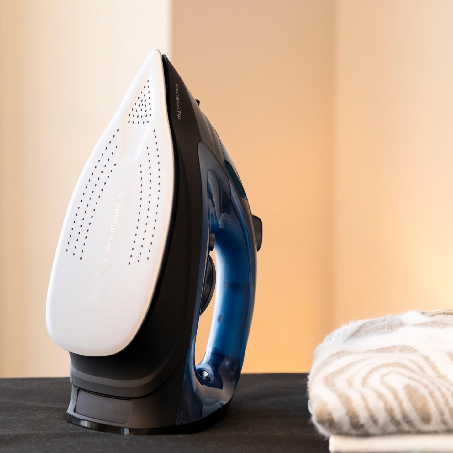Cecotec Plancha horizontal IronHero 3200 Force Anodized. 3200 W, tecnología Power Steam, golpe de vapor extra 270 g/min, suela Turbo Slide, sistema antigoteo, Cyclo Clean, filtro antical