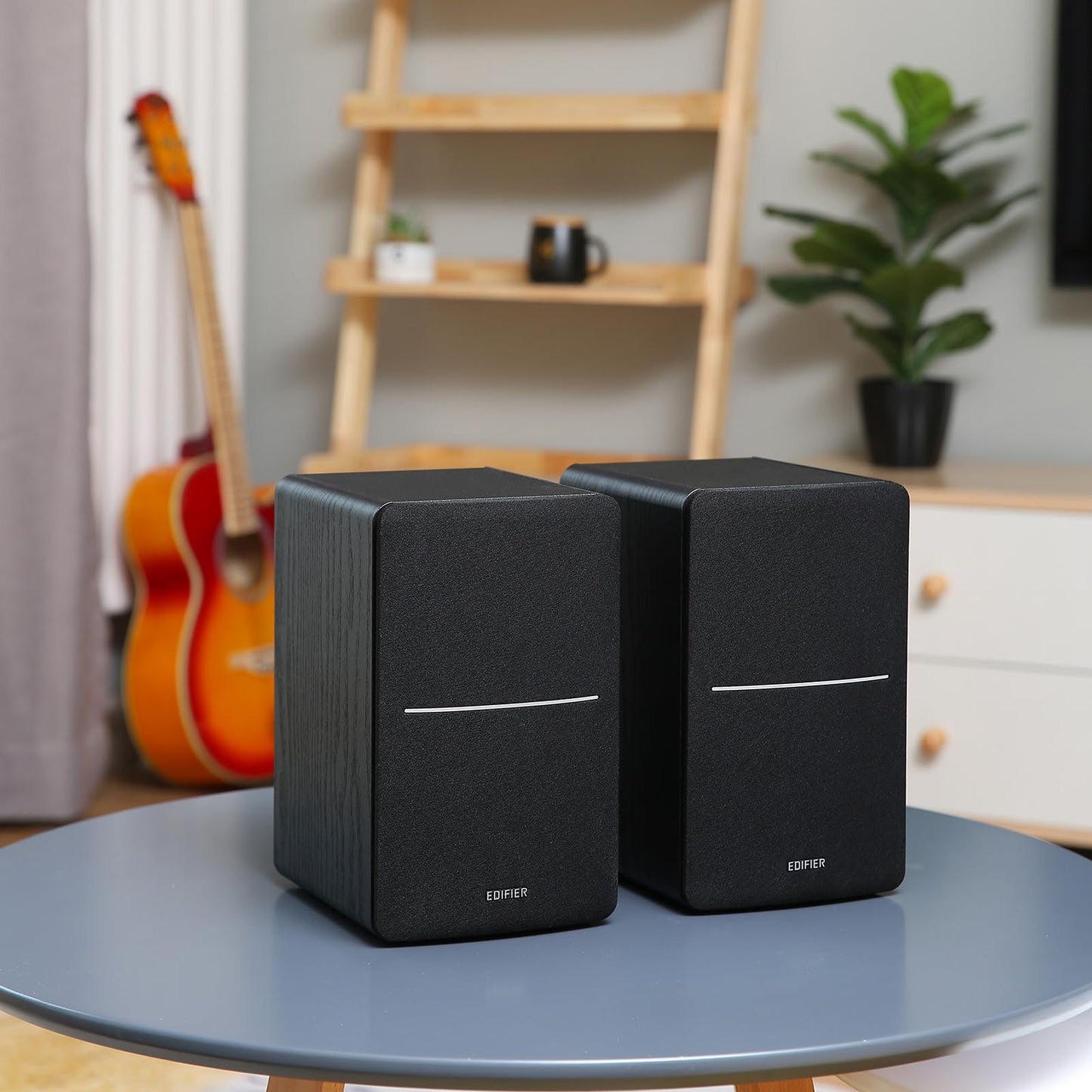 Edifier R1280DBs Altavoces Activos de estantería con Bluetooth - Entrada óptica - Altavoces de Estudio Tipo Monitor 2.0 Wireless - 42W RMS con Salida de línea para subwoofer - Negro