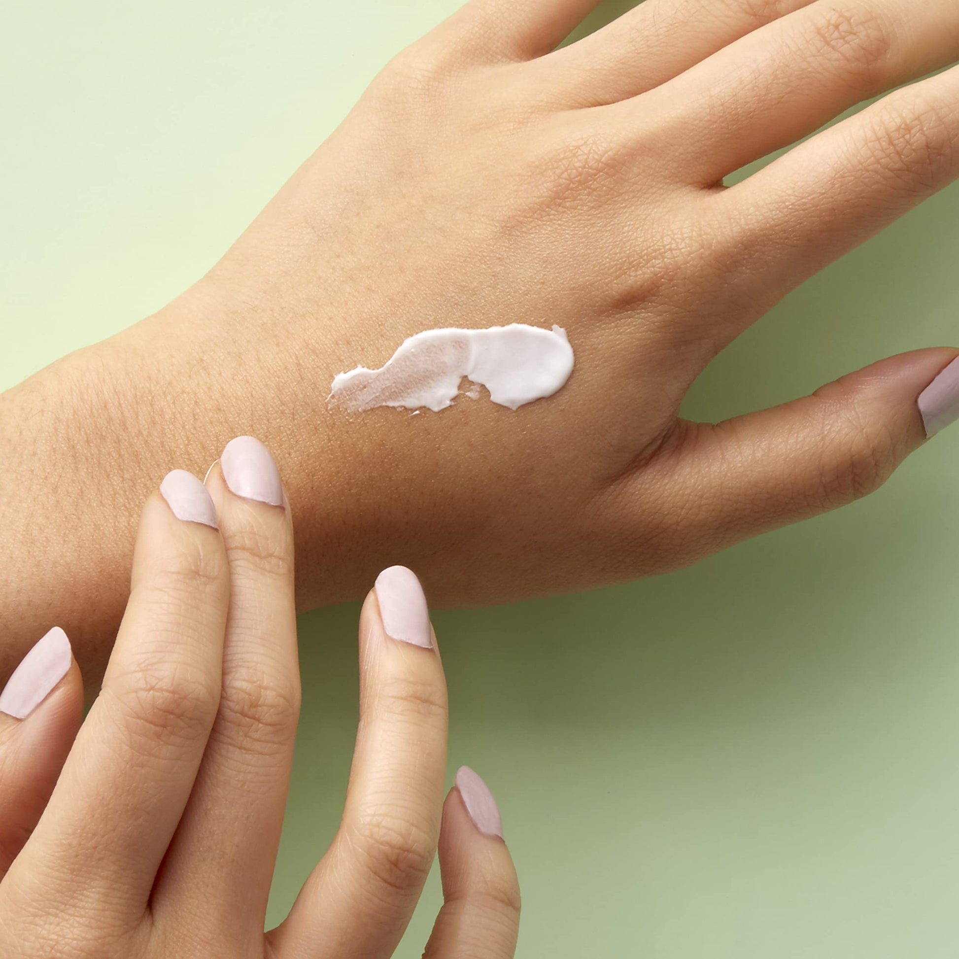 Mario Badescu Crema renovadora de péptidos para pieles mixtas, secas y sensibles | Crema facial antienvejecimiento formulada con palmitoil tripéptido-1 e hialuronato de sodio | 1 onza