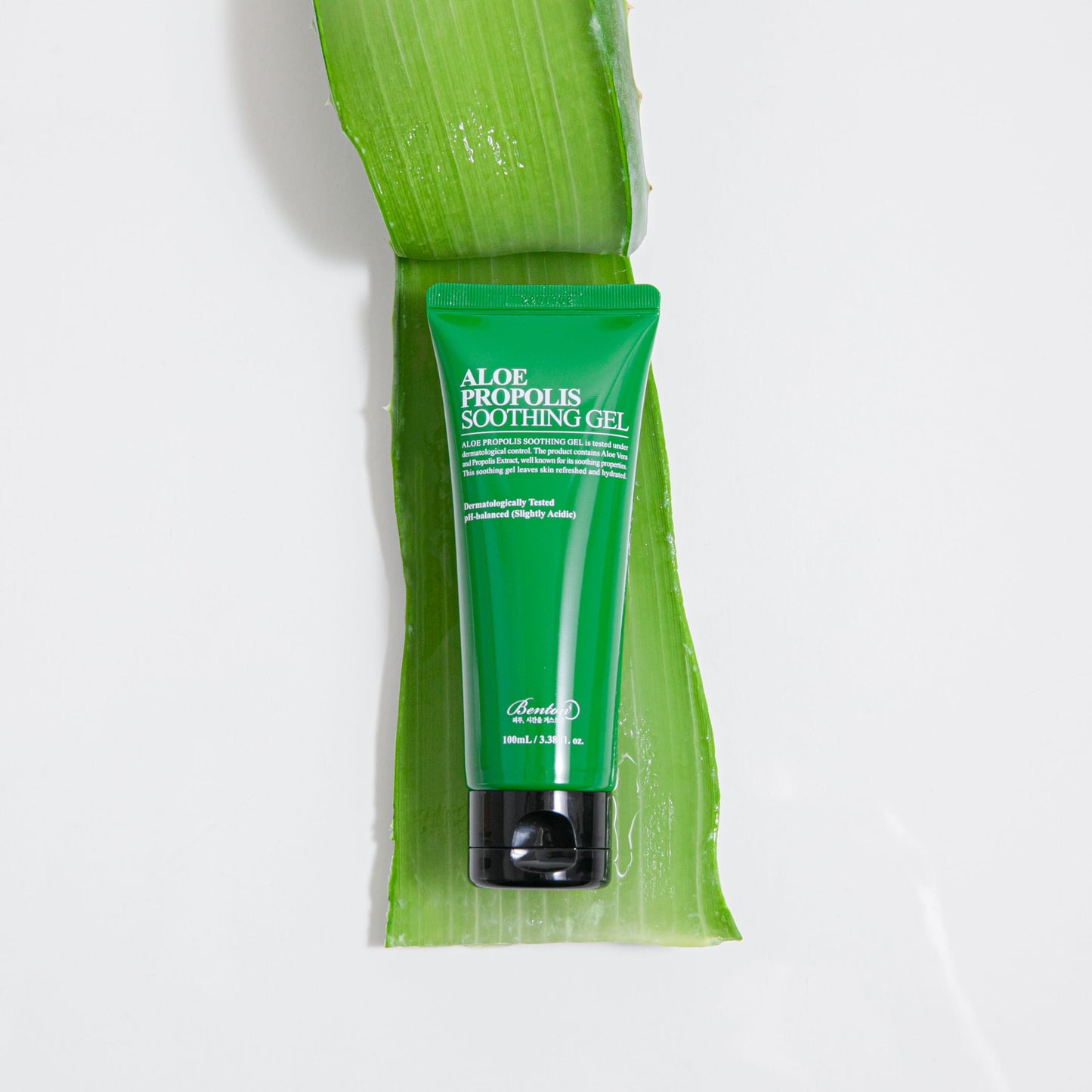 Gel calmante de Aloe y Propóleo para piel sensible de BENTON.