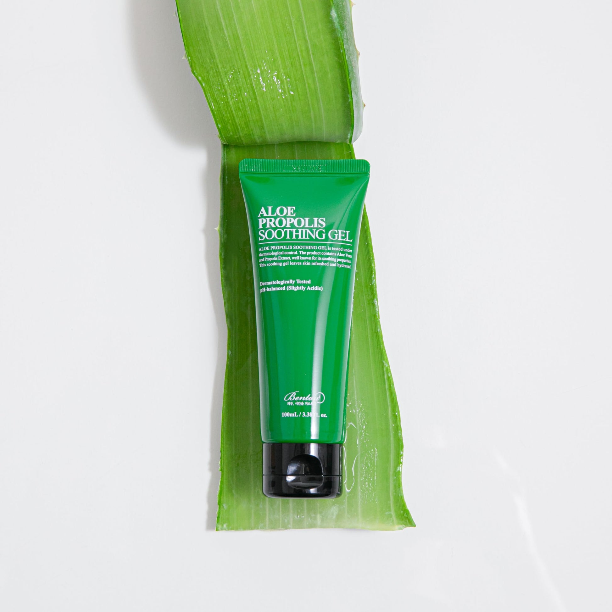 Gel calmante de Aloe y Propóleo para piel sensible de BENTON.