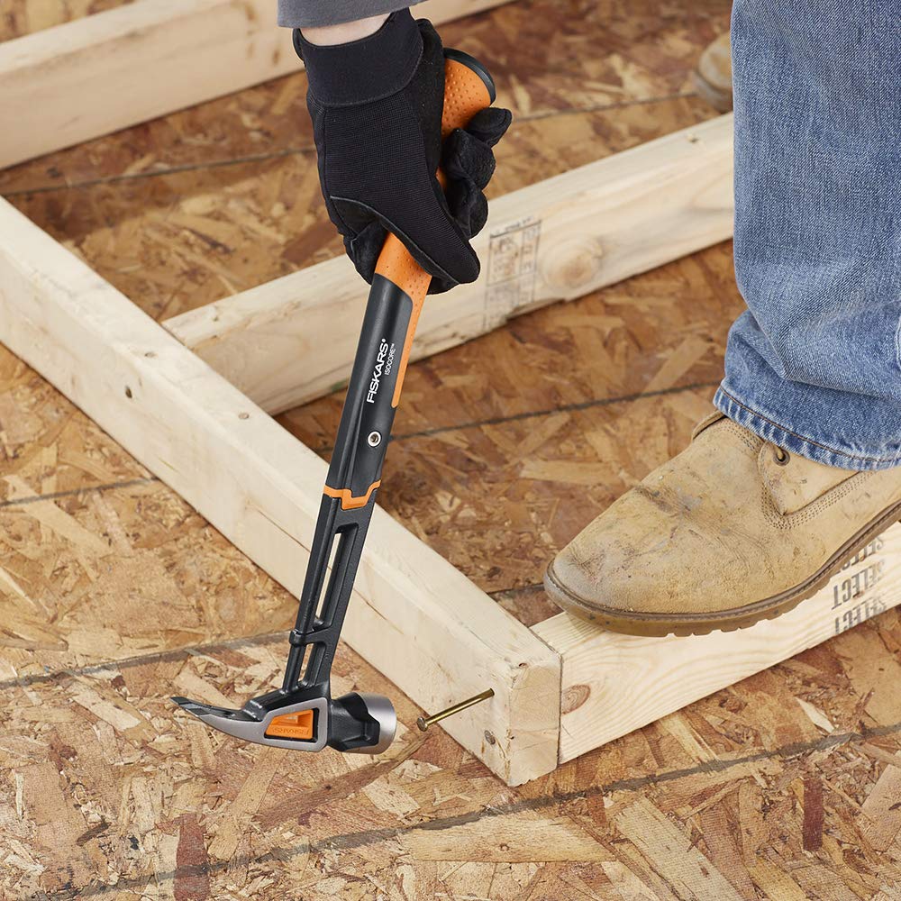 Martillo para Enmarcar Fiskars IsoCore 22 oz Cara Milled 16 Pulgadas