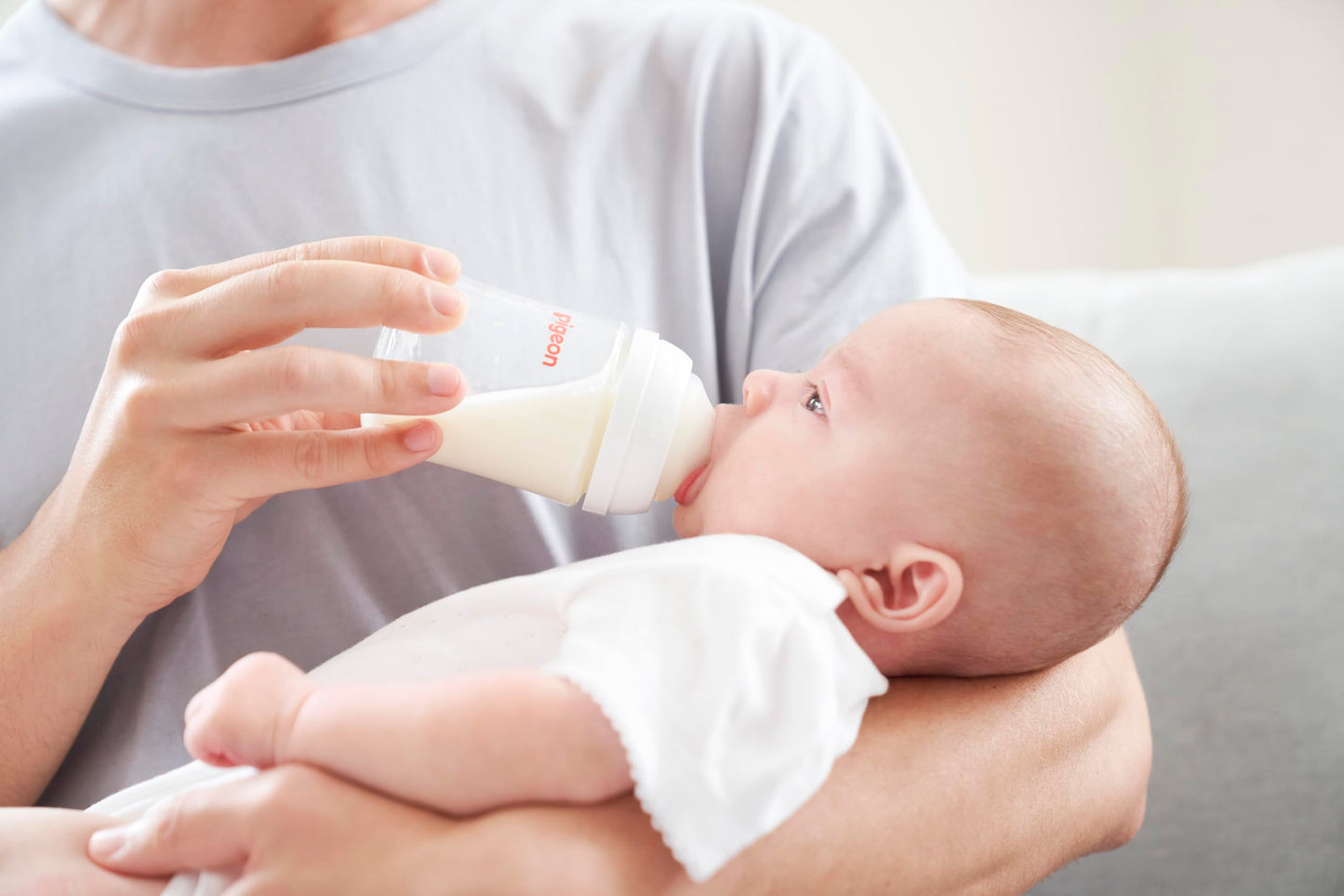 Set de Biberones Pigeon Soft Touch Blanco Boca Ancha Libre BPA