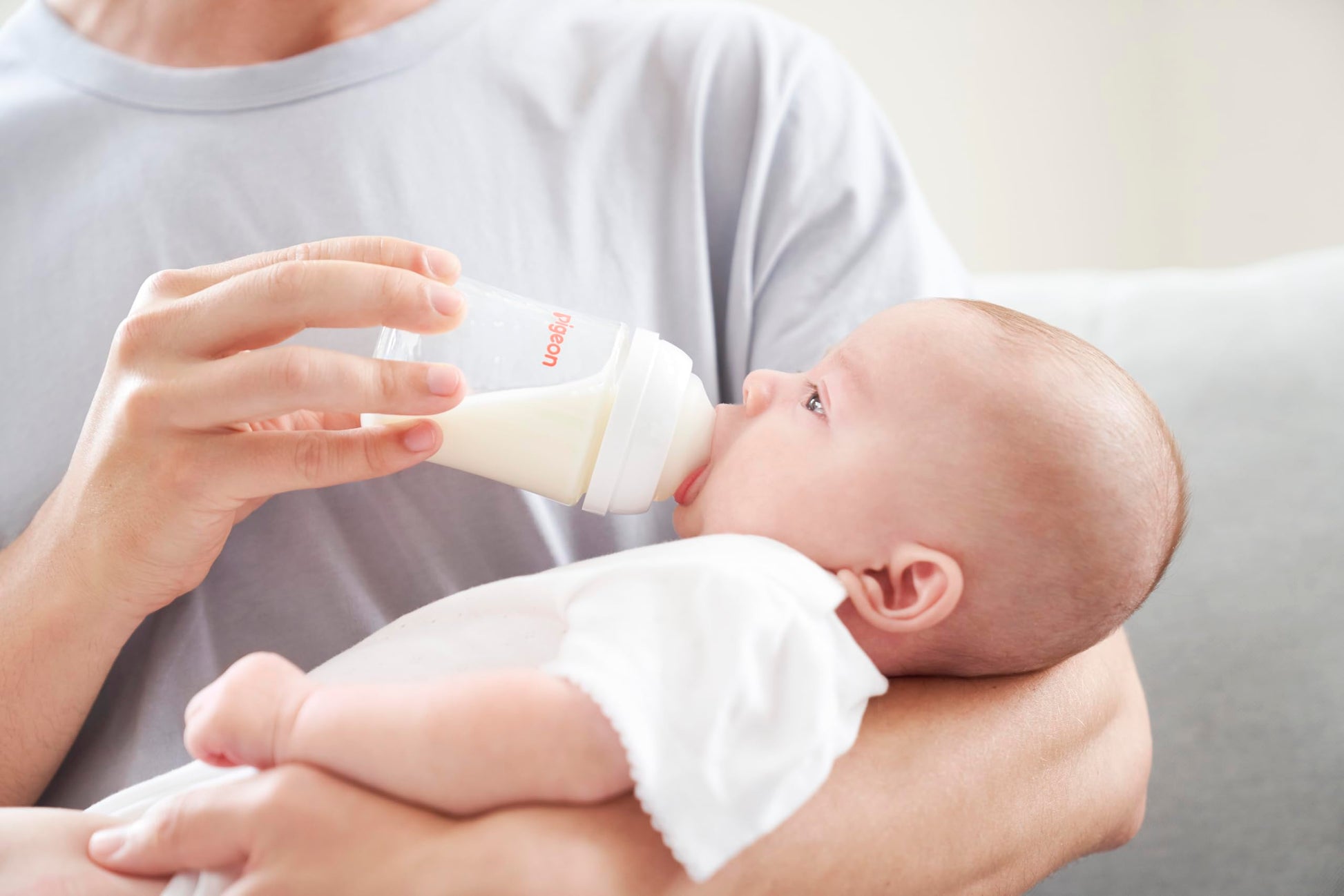 Set de Biberones Pigeon Soft Touch Blanco Boca Ancha Libre BPA