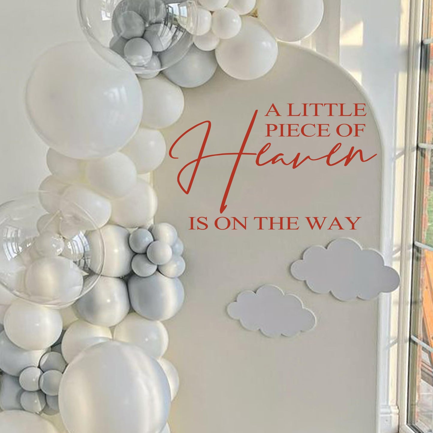 KIETKIE - Calcomanía con texto en inglés "A Little Piece of Heaven is On The Way" - Pegatina para baby shower, decoración de arco de globo para baby shower, decoración de fiesta de revelación de