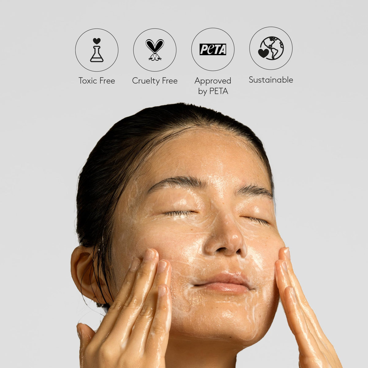 COCUNAT - Pamper Gel - Gel Limpiador Facial Diario - Limpia en Profundidad Sin Resecar - Doble Limpieza - Pieles Mixta Grasa o Sensible - Aloe Vera y Ácido Hialurónico - Sin Sulfatos - Antiedad - 100ml