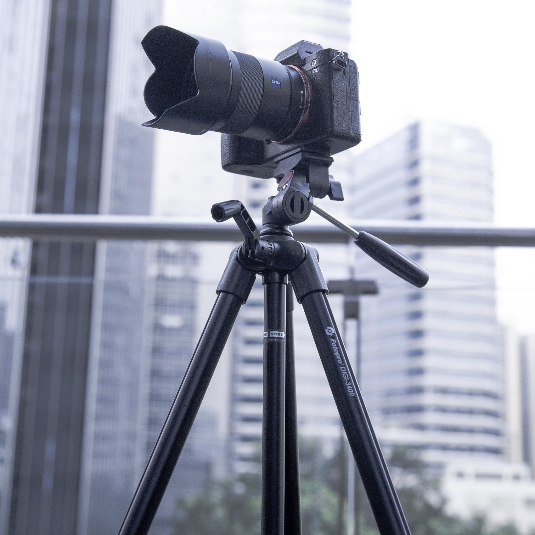 Fotopro Trípode de 120cm Ultraligero, Compacto para Viaje con Placa Rápida y Cabeza Panorámica. Trípode de Aluminio 0.5kg, Carga Máxima 2kg, Incluye Bolsa DIGI-3400