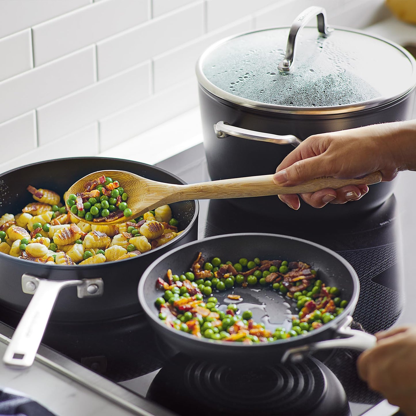 KitchenAid Juego de ollas y sartenes antiadherentes de inducción anodizada, 10 piezas, negro mate