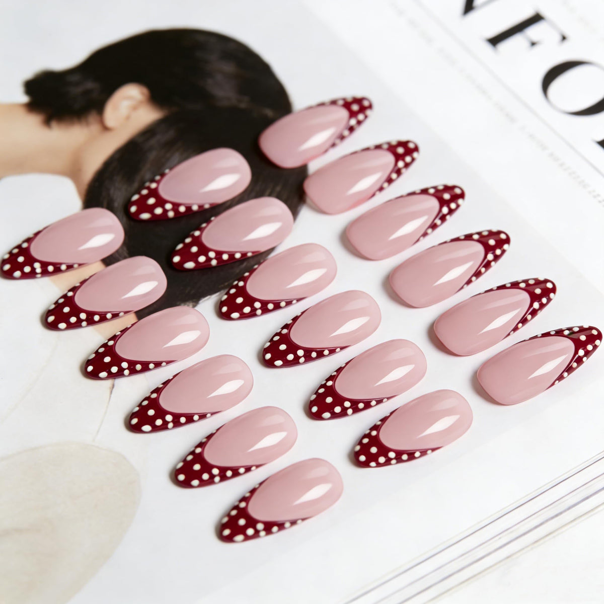 SXVME Uñas francesas color rojo burdeos con punta almendra, uñas postizas con lunares medianos, uñas postizas con diseños, lindas uñas postizas con lunares blancos, uñas postizas reutilizables de gel