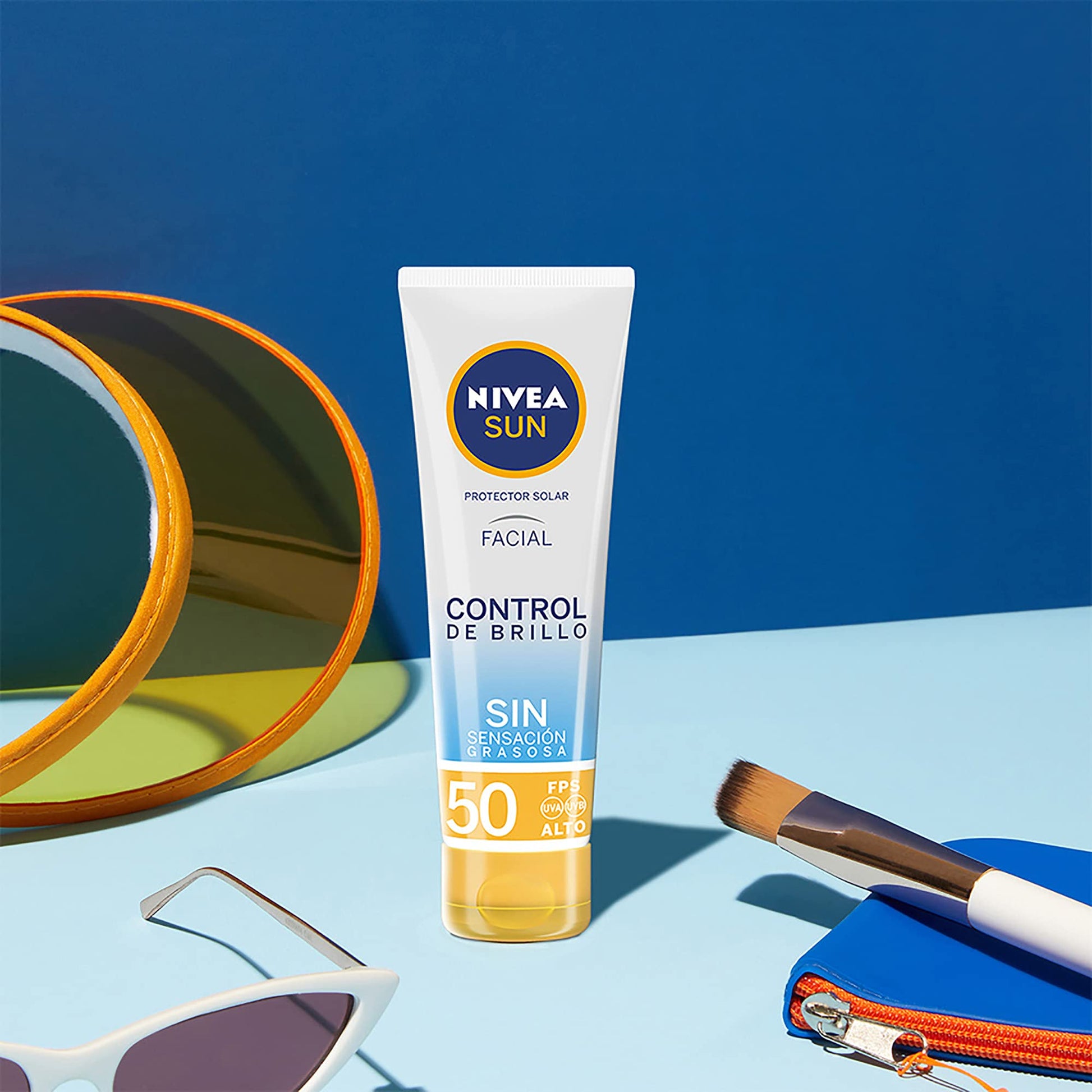 Garnier SkinActive. Kit express aclara: serum, crema y gel con vitamina c + Nivea Sun. Protector Solar Facial FPS50 Control De Brillo 50 ml