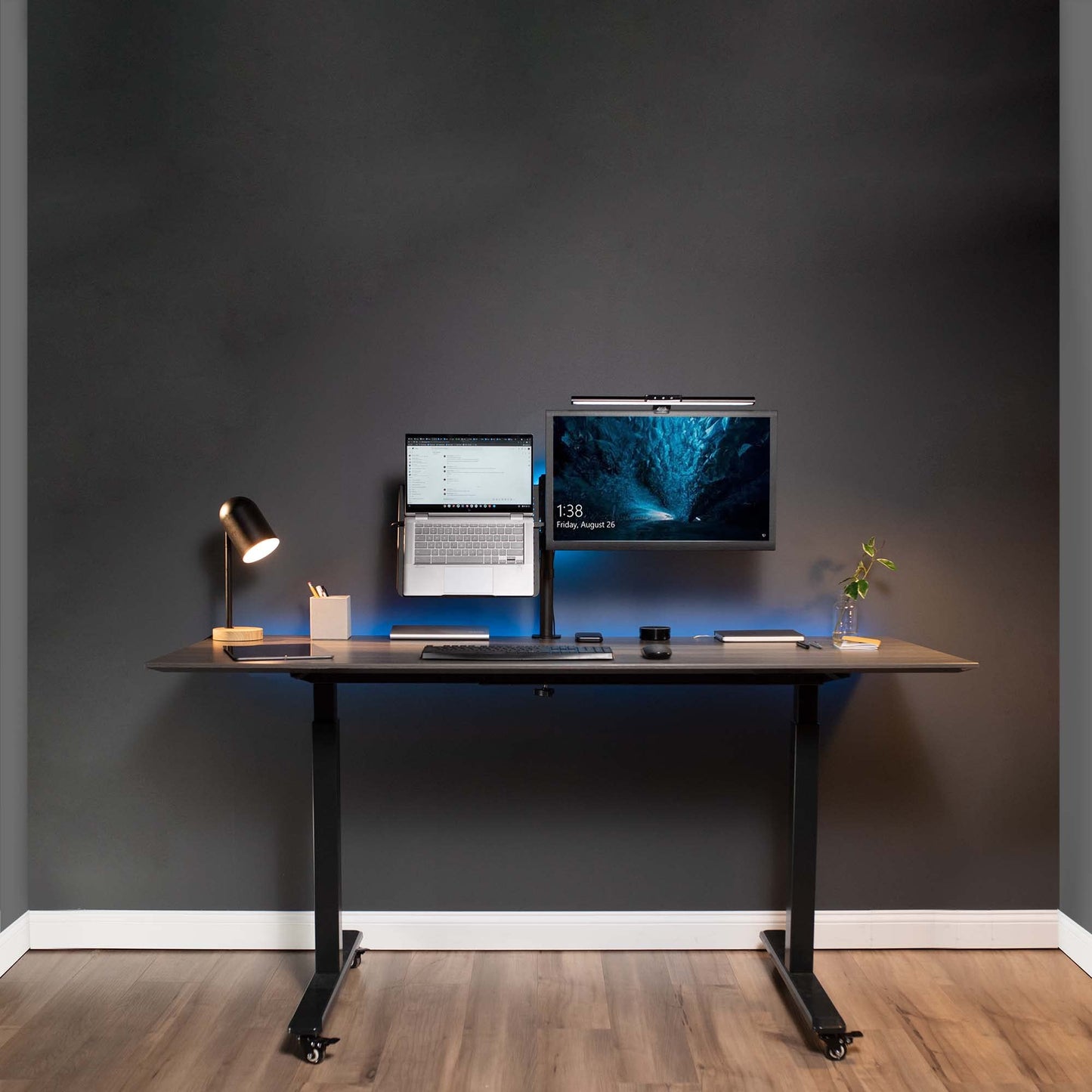 Soporte Ajustable VIVO Negro para Monitor Individual de 13 a 32 Pulgadas y Portátil con Opciones de Ojales