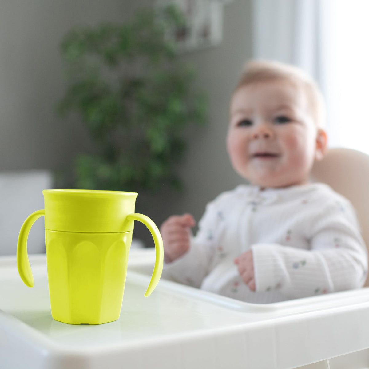 Dr. Brown's - Juego de iniciación de alimentación para niños pequeños, paquete de viaje con taza de entrenamiento Cheers360 sin boquilla con asas, 6 m+, 4 piezas