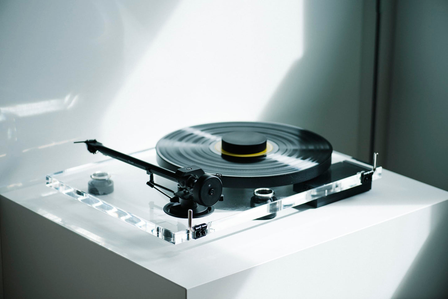 Pro-Ject XA B, Tocadiscos Acrílico Verdaderamente Balanceado con Sonido de Alta Gama, Brazo de Tono de Aluminio Premium de 10", Pick it Pro Balanced, Fabricado en Europa