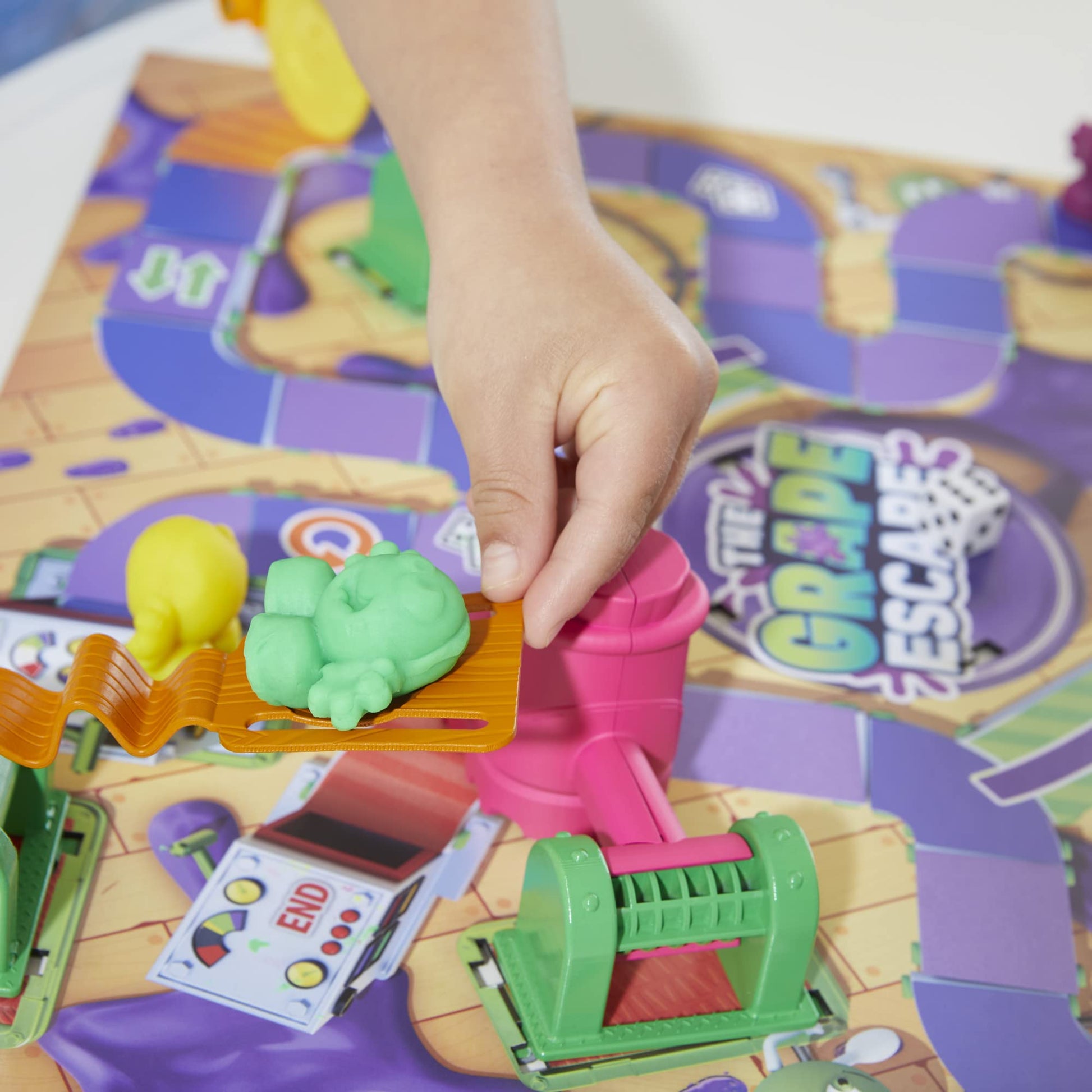 Hasbro Gaming Grape Escape - Juego de Mesa para niños a Partir de 5 años, Divertido Juego Familiar con Compuesto de Modelado