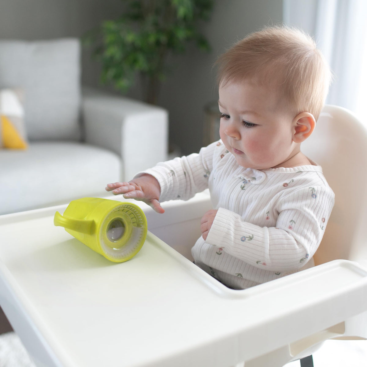 Dr. Brown's - Juego de iniciación de alimentación para niños pequeños, paquete de viaje con taza de entrenamiento Cheers360 sin boquilla con asas, 6 m+, 4 piezas