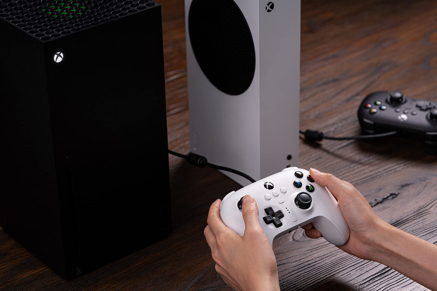 Controlador con Cable 8Bitdo para Xbox Series X y S, Xbox One, Windows 10 y 11 Negro Con Licencia Oficial