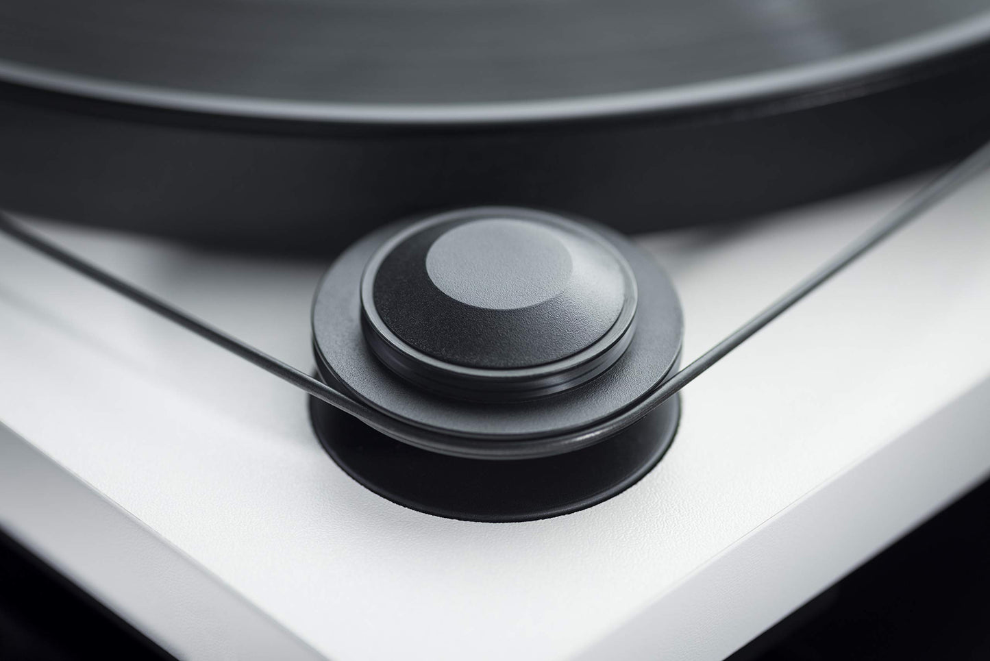 Pro-Ject Primary E Phono, Tocadiscos de Salida y Anterior conmutable con cápsula OM NN (Blanco)