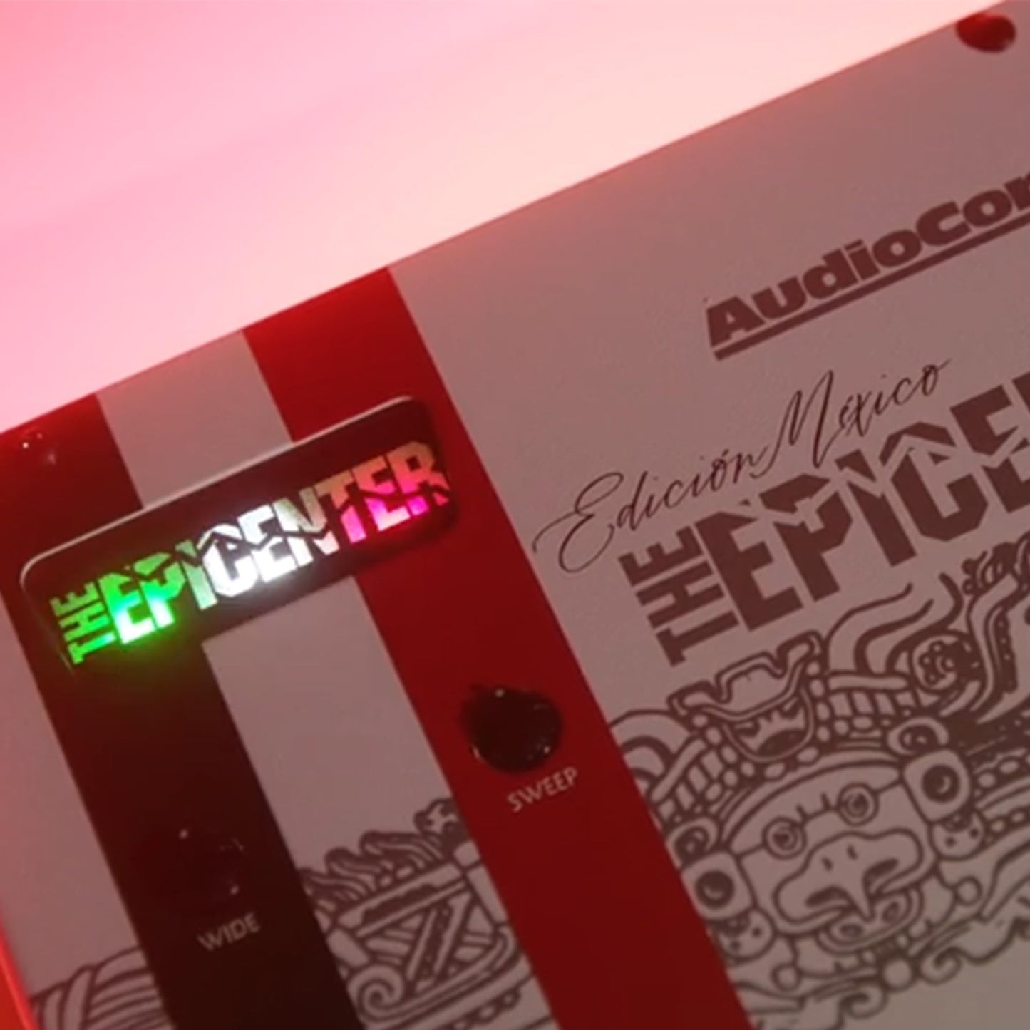 AudioControl The EPICENTER México Edition Procesador de restauración de graves digital, potenciador de graves de audio para automóvil con soporte de salpicadero con mando a distancia con cable