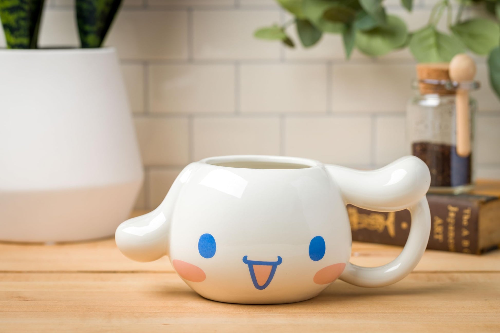 Taza de Cerámica 3D Silver Buffalo Sanrio Hello Kitty and Friends Cinnamoroll 20 oz