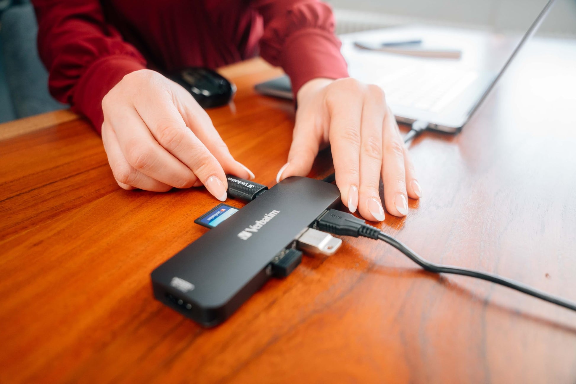 Hub USB-C Multiport 8 Puertos Verbatim Pro