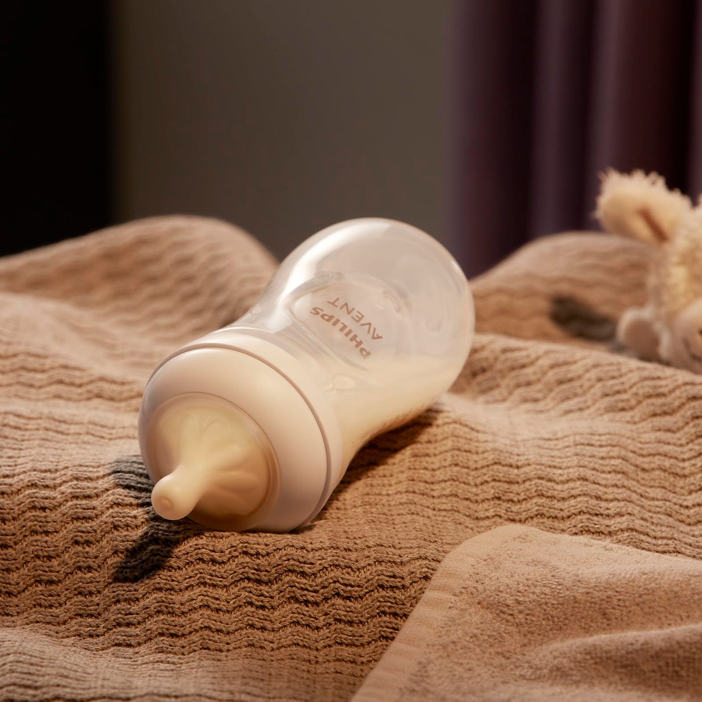 Biberón Philips Avent Natural Response 9 oz con Válvula Anticólicos Flujo 3 Medio