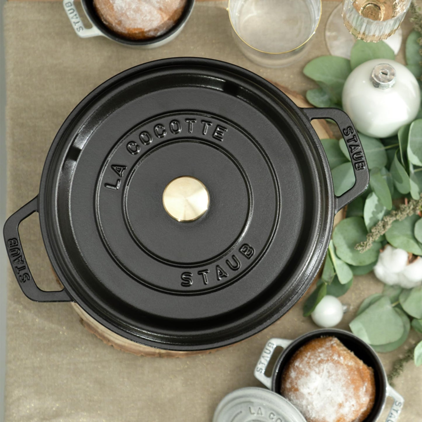 Staub 4-quart redondo Cocotte, Negro, 3.78 litros, 1