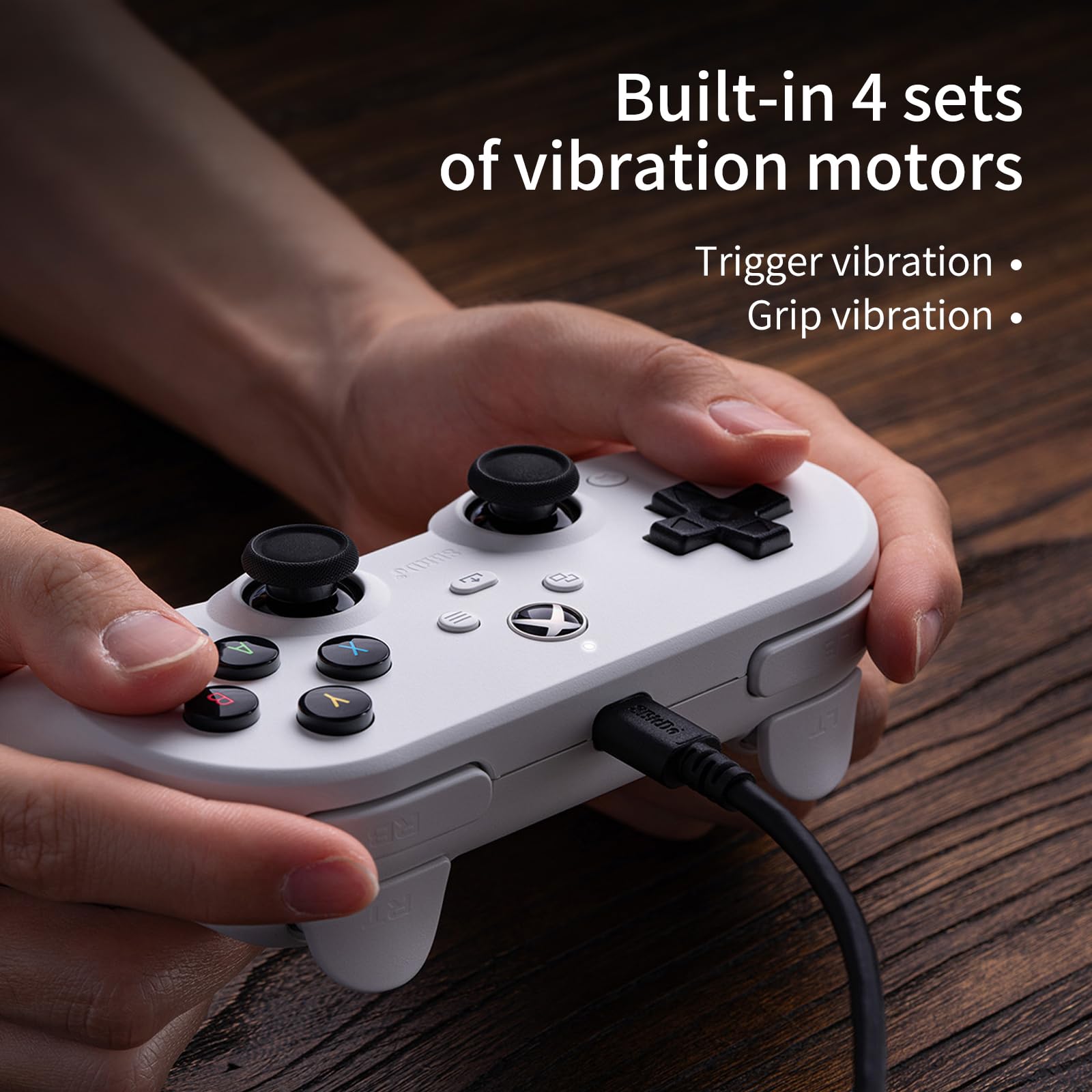 Control Alambrico 8bitdo Pro 2 para Xbox Series X|S, Xbox One, Windows 10/11, Mando con Joysticks de Efecto Hall, Conector de Audio de 3,5 mm - Con Licencia Oficial - Blanco