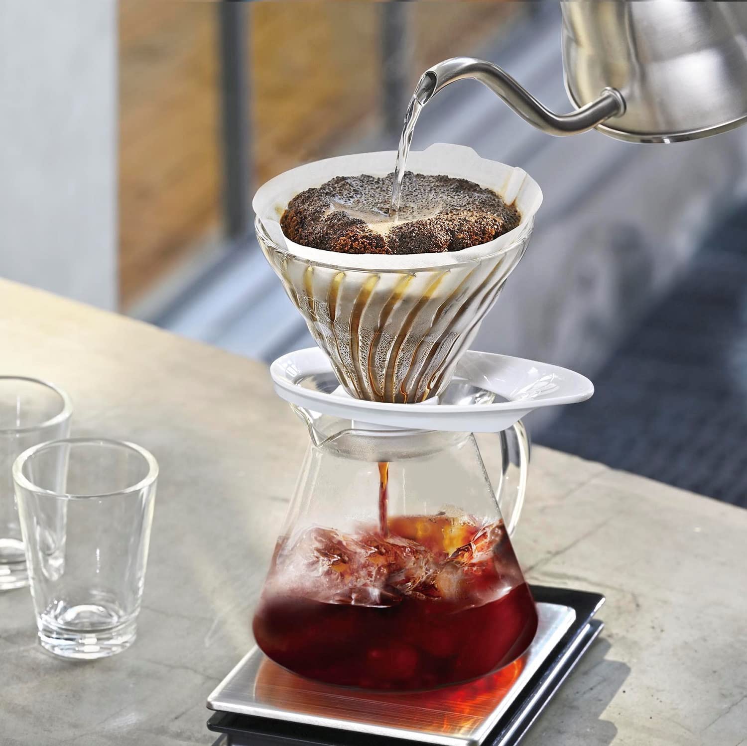 HARIO VDGR-02-B V60 - Gotero de transmisión de vidrio resistente al calor 02, para 1-4 tazas, negro, fabricado en Japón