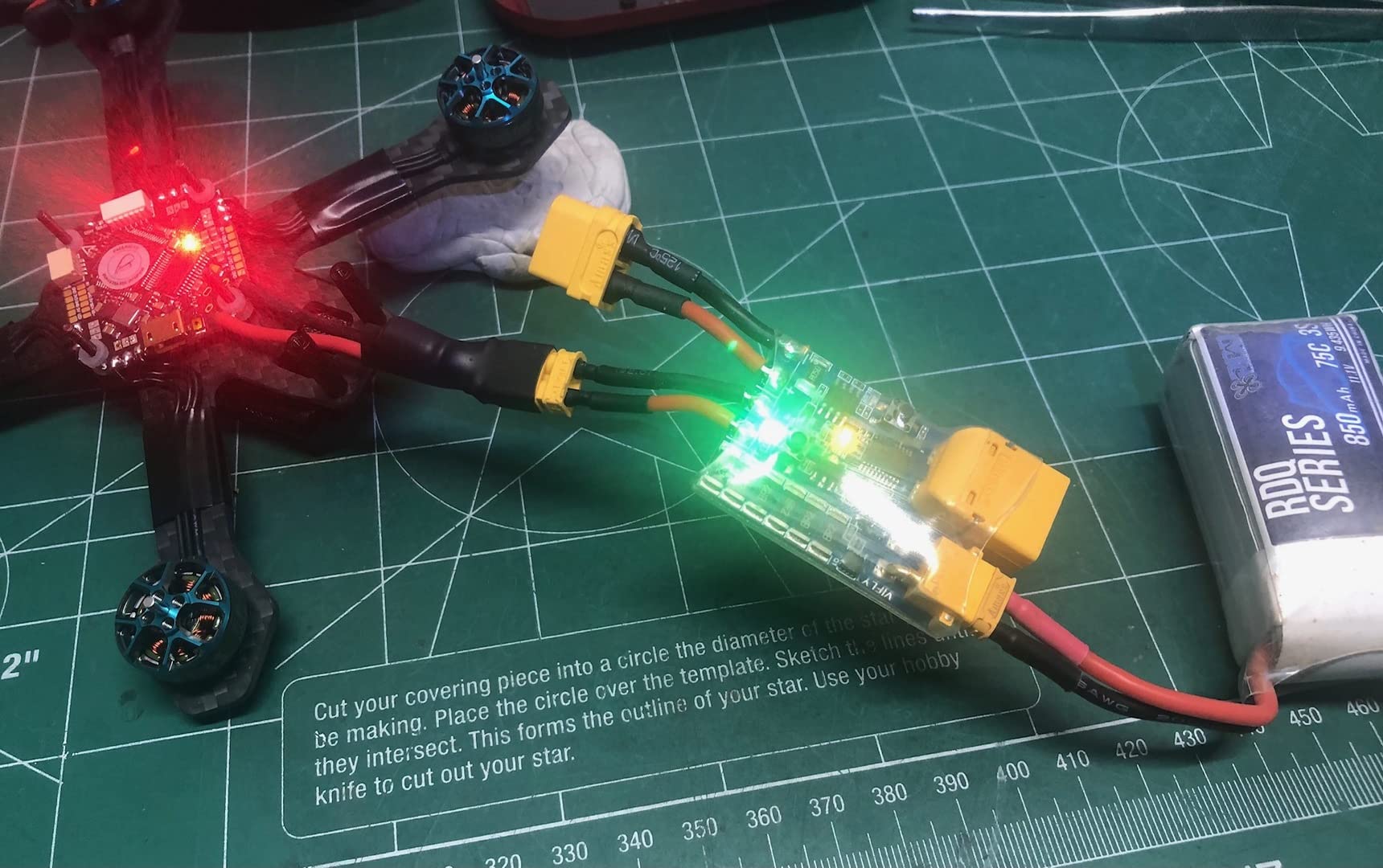 Tapón Electrónico Smart Smoke VIFLY ShortSaver V2 azul para Detectar y Prevenir Cortocircuitos y Sobrecargas