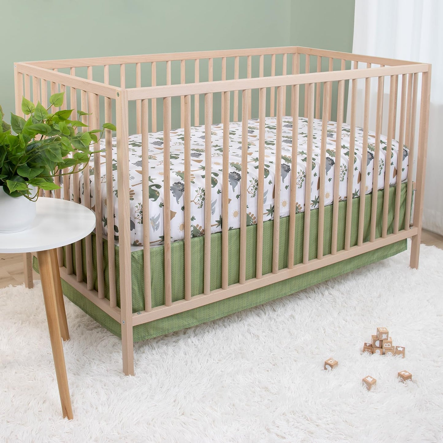 El juego de ropa de cama para cuna de 3 piezas The Peanutshell para niños - Decoración de guardería para recién nacidos, bebés y niños pequeños con sábana ajustable para cuna, edredón con volante