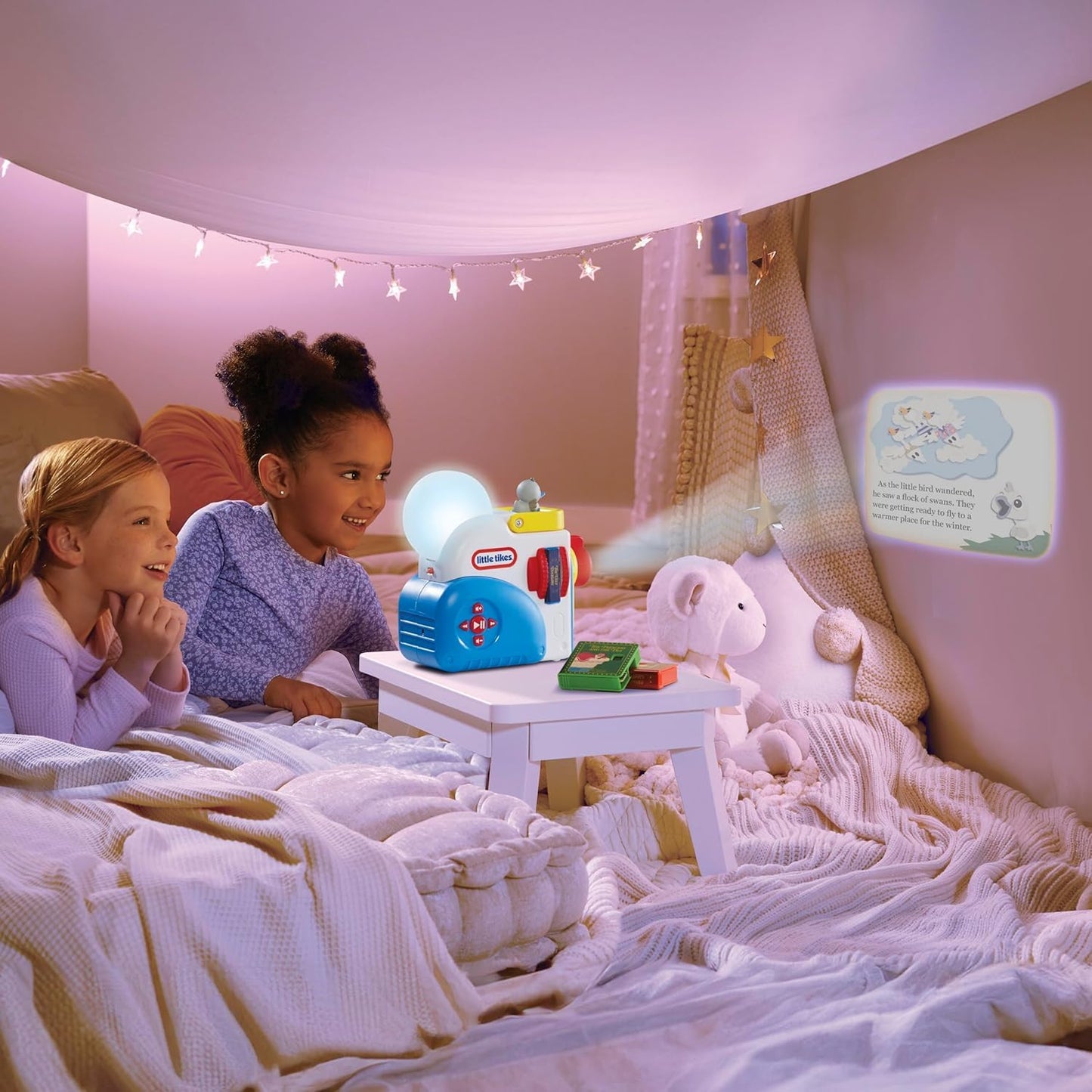 little tikes Story Dream Machine Kit de Inicio con 3 Cuentos de Hadas Clásicos - Proyector de luz, Sonido y Audio para niños - Incluye 3 Cuentos y 1 Personaje - para niñas y niños Mayores de 3 años