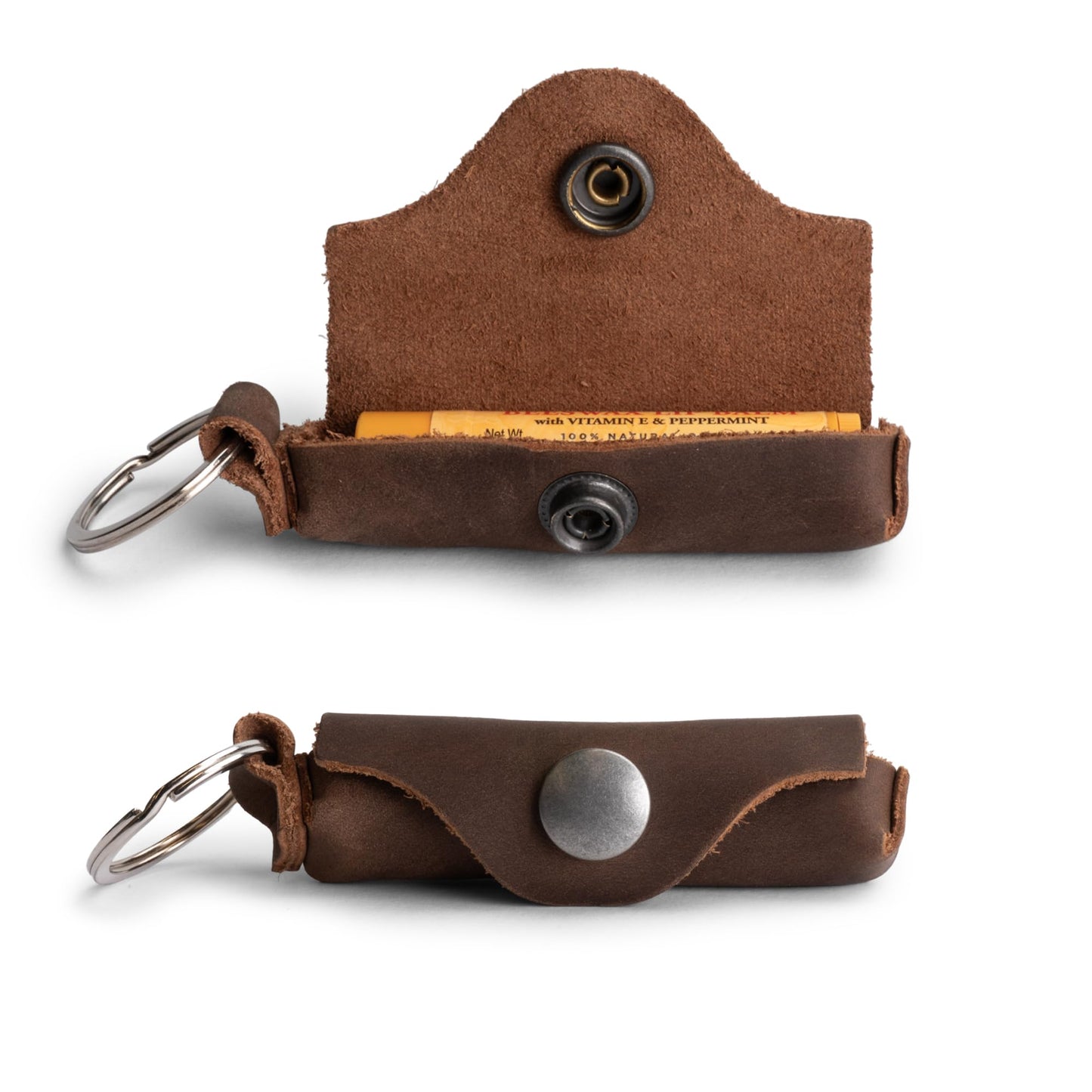 Heather's, soporte para llavero de bálsamo labial hecho a mano de piel de grano completo, funda de bolsillo para protección de labios de viaje y transporte, regalo para viajeros y nómadas, café