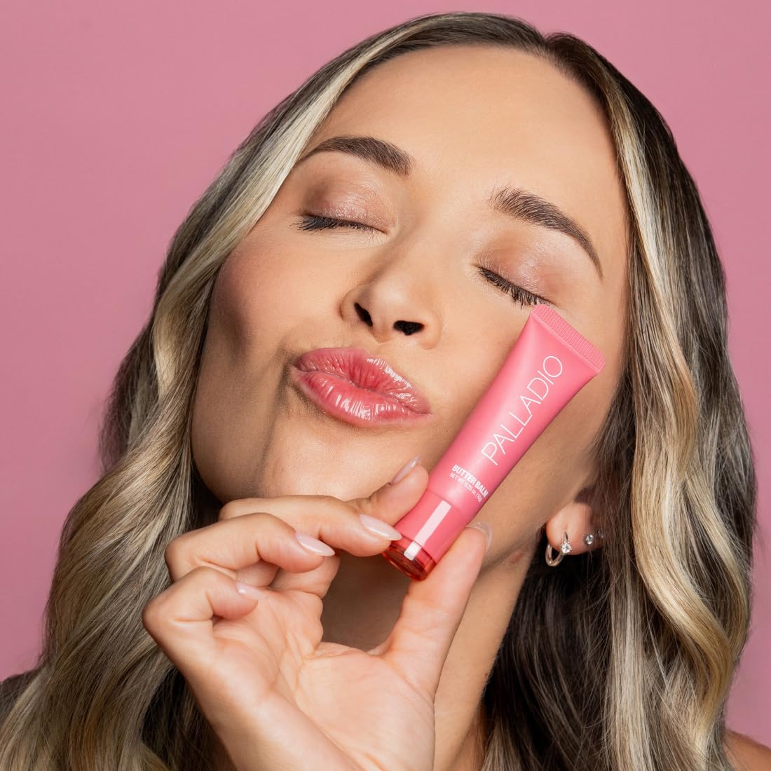 Palladio Butter Balm - Bálsamo Labial Hidratante con Tinte Transparente, Aloe, Péptidos, Manteca de Karité y Fórmula Vegana para Hidratación Instantánea, Strawberry Shortcake
