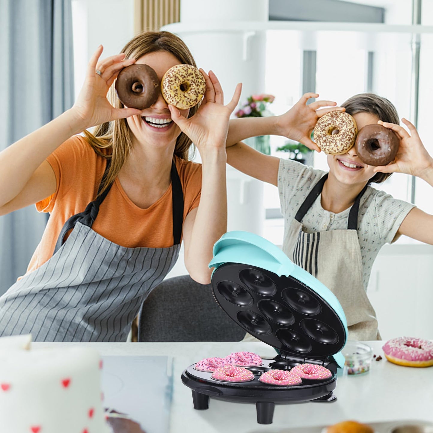 KONDIAN Dash Mini Donut Maker Machine Hace 7 Donuts 700W Calefacción de Doble Cara Recubrimiento Antiadherente Máquina Eléctrica para Hacer Donuts para Desayuno para Niños Postre Merienda Perfecto