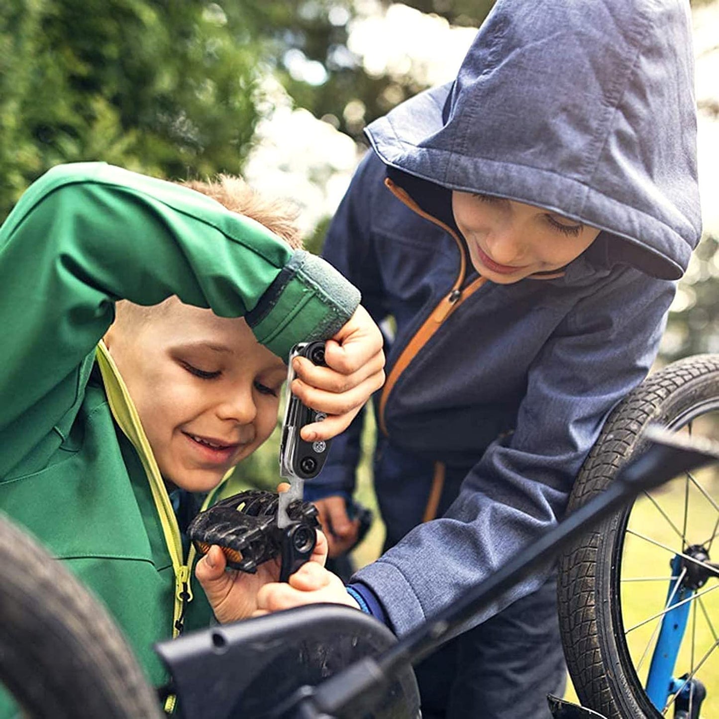 Kit de Herramientas para Bicicleta 41 piezas, 16 en 1 Multiherramienta Bicicleta, Adaptadores y Desarmadores, Diseño Resistente, Portátil y Práctico, Tamaño de Bolsillo, Ideal para Reparaciones