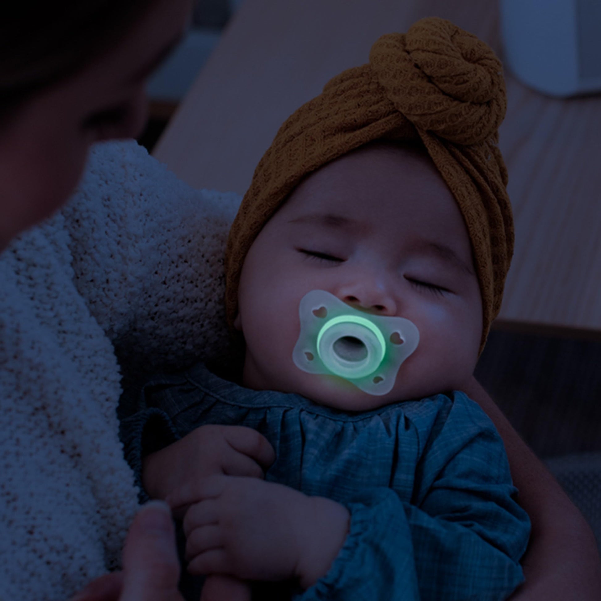 Chicco PhysioForma - Chupete de silicona para bebés de 2 a 6 m, sin BPA, 2 unidades en estuche de esterilización