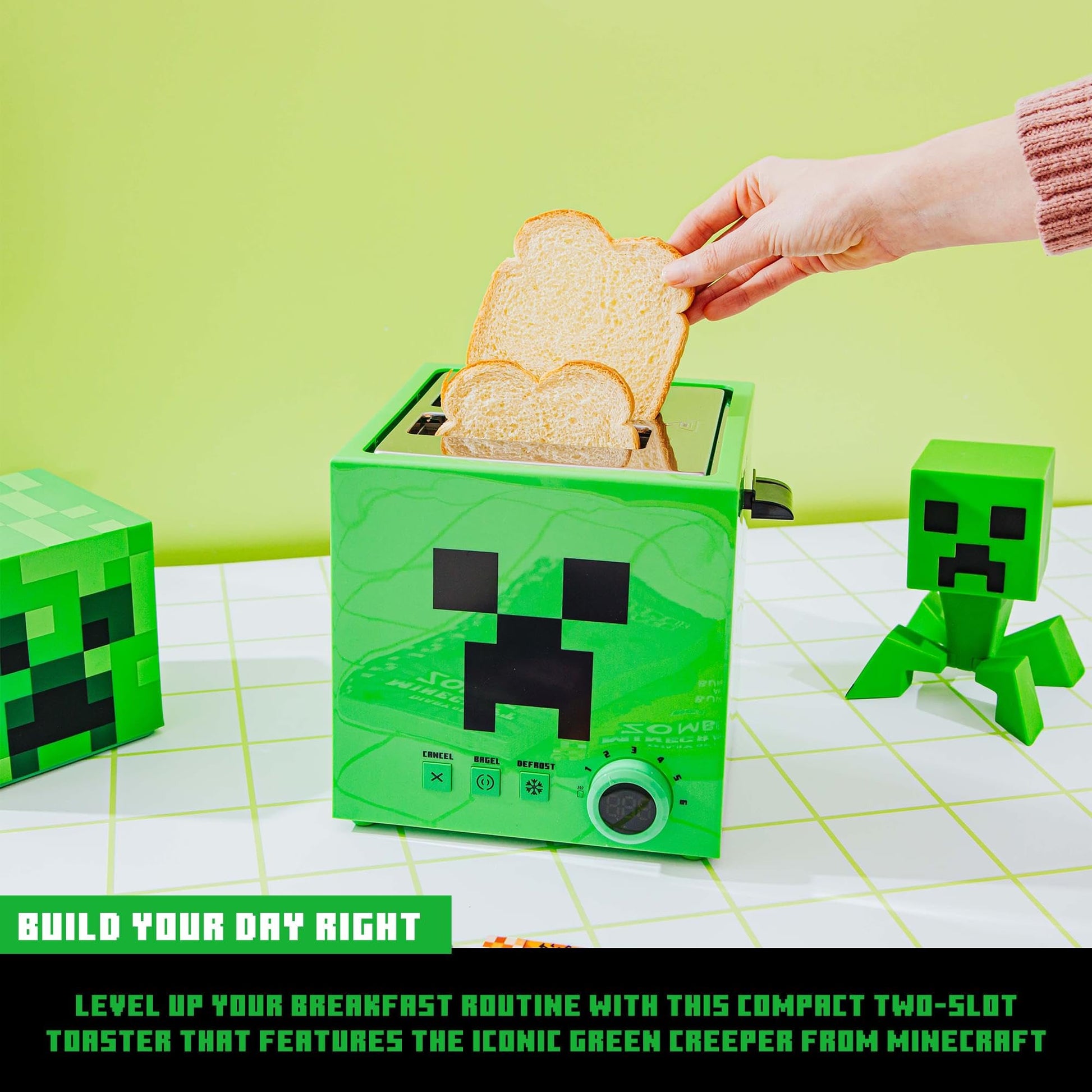 Minecraft Green Creeper Tostadora de 2 rebanadas para panecillos, gofres y panes, cuenta con 6 ajustes con opción de descongelación, símbolo de enredadera en pan