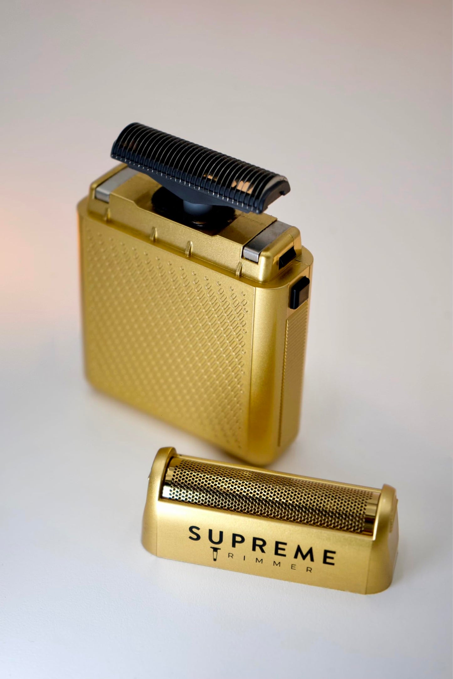 Supreme Trimmer Solo afeitadora de una sola lámina para bolsillo, tiempo de ejecución de 150 minutos, uso inalámbrico, potente mini maquinilla de afeitar de viaje USB-C para uso profesional y