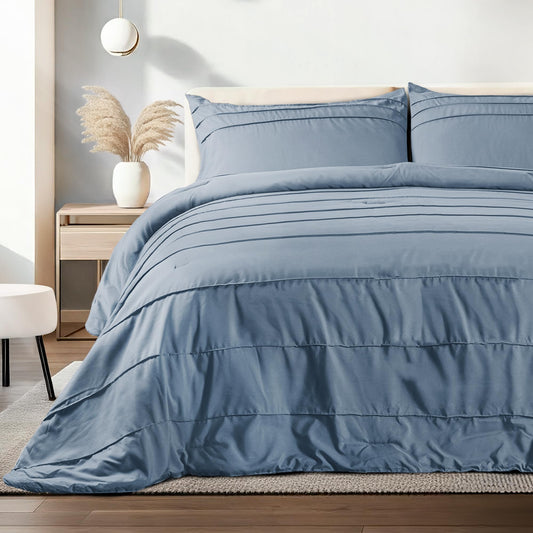 Dreamlab Juego Edredón Acolchado Reversible, Plisado, Ultra Suave, Hipoalergénico, Incluye 1 Funda de Almohada, Ideal para Todo el Año. Set 3 Pzas, Tamaño Individual 162x223cm, Azul Mezclilla