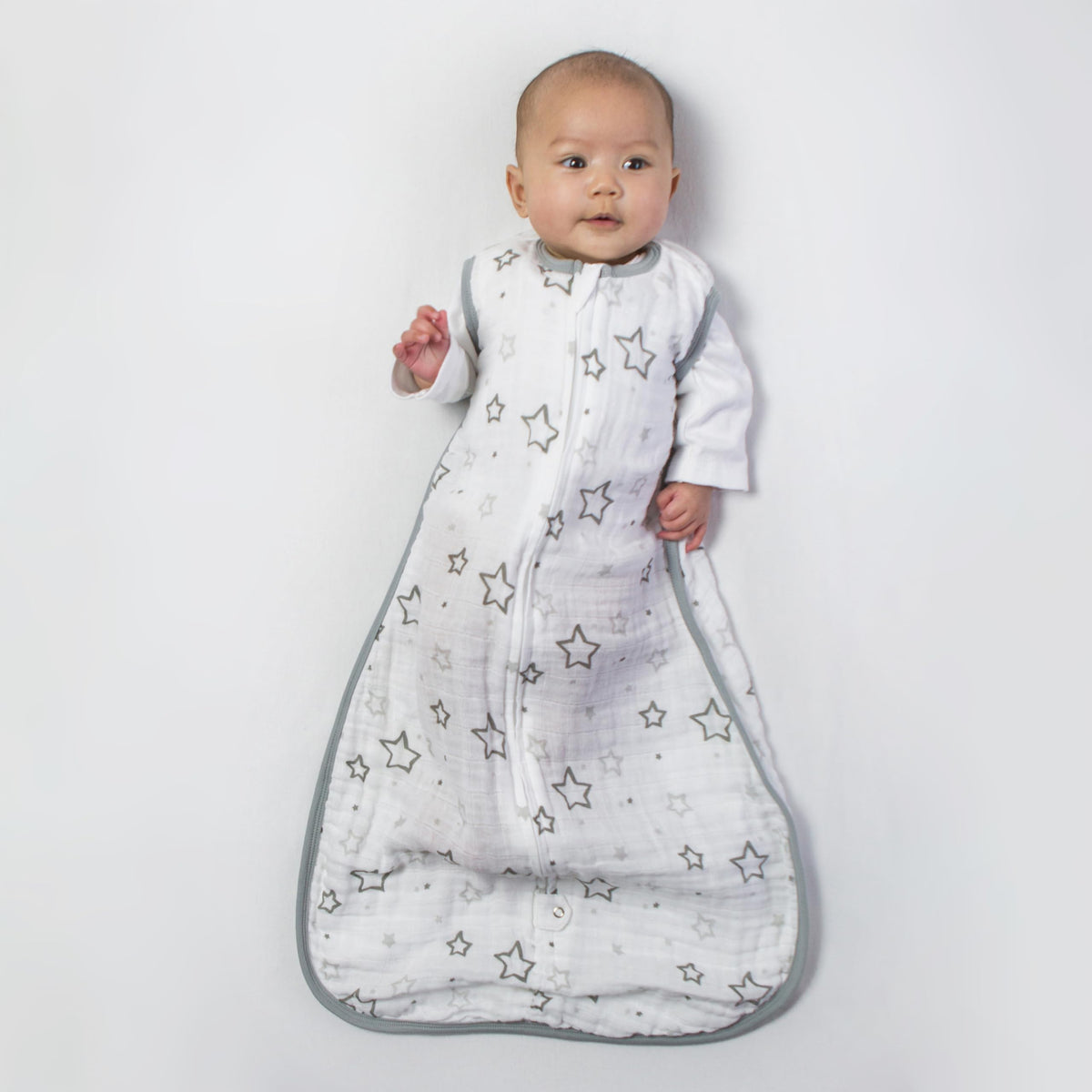 Amazing Baby Saco de Dormir de Muselina de algodón, para bebé niño o niña, Manta con Cremallera de 2 vías, Estrellas, esterlina, Mediano (6-12 Meses)