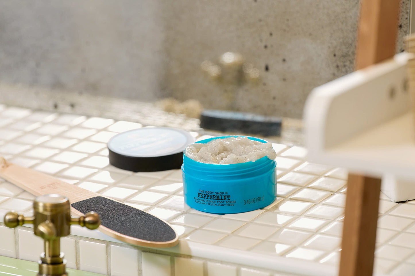 Exfoliante Revitalizante Pumice The Body Shop Menta Peppermint para Pies